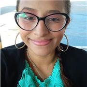 Profesora de Psicología y de desarrollo personal que imparte clases a todas las edades